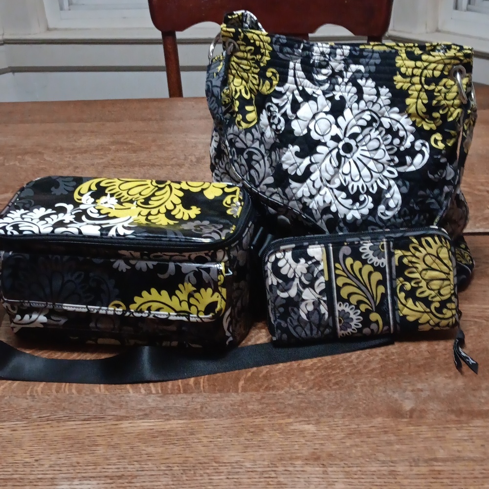 3 Piece RETIRED VERA BRADLEY SET PURSE WALLET AND MAKEUP/TOILETRY BAG
